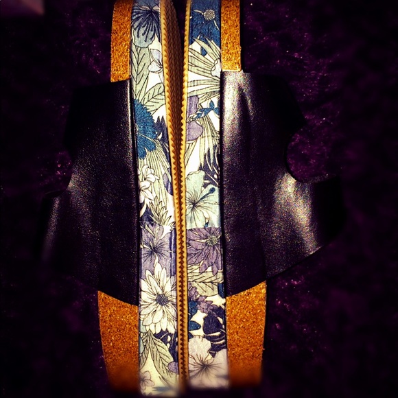 New in the box Love University platform sandals 9 - Picture 2 of 6